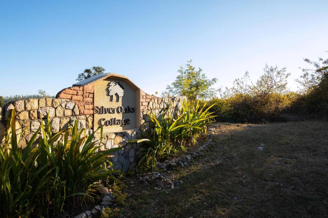 Stayvista At Silveroaks Cottage Ντεχραντούν Εξωτερικό φωτογραφία